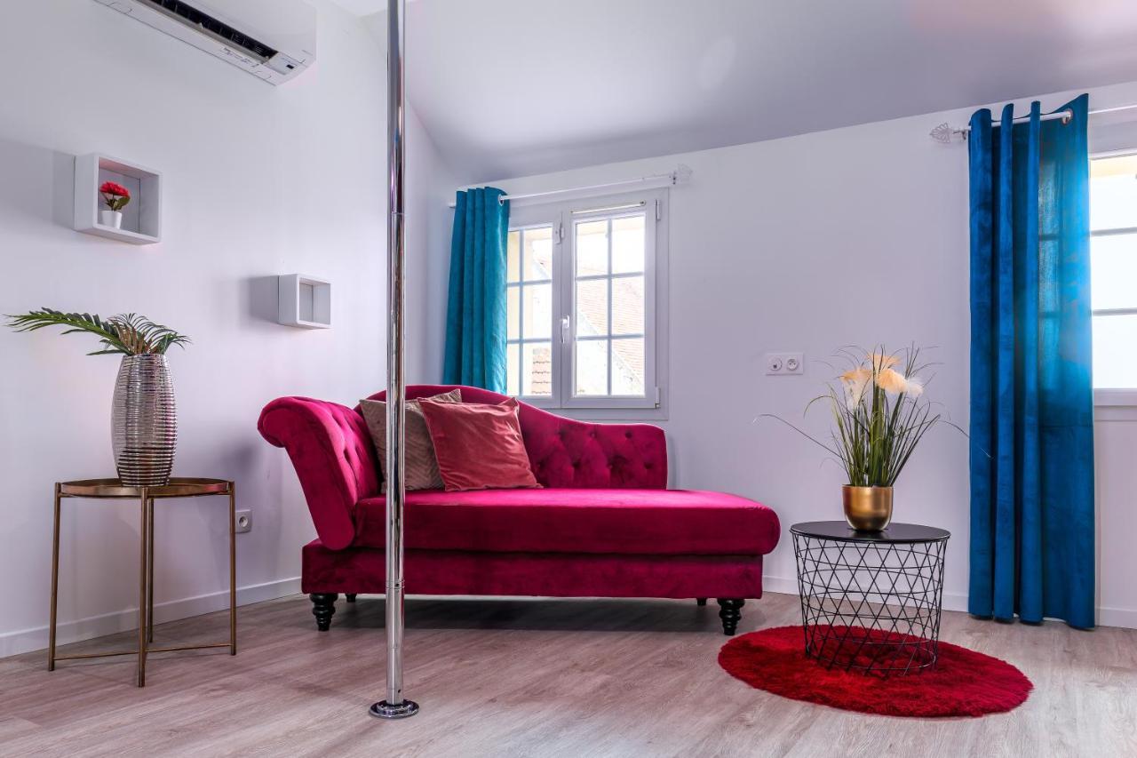 Suite L'Echappee - Maison Romantique - Spa & Sauna Privatif- Pole Dance - Lit Rond Avec Miroir Au Plafond Pezarches Екстер'єр фото