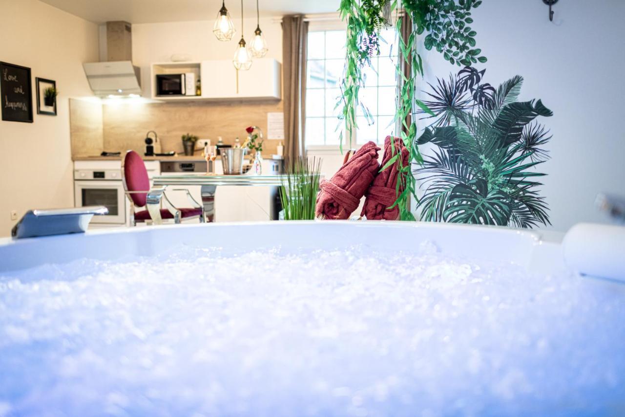 Suite L'Echappee - Maison Romantique - Spa & Sauna Privatif- Pole Dance - Lit Rond Avec Miroir Au Plafond Pezarches Екстер'єр фото