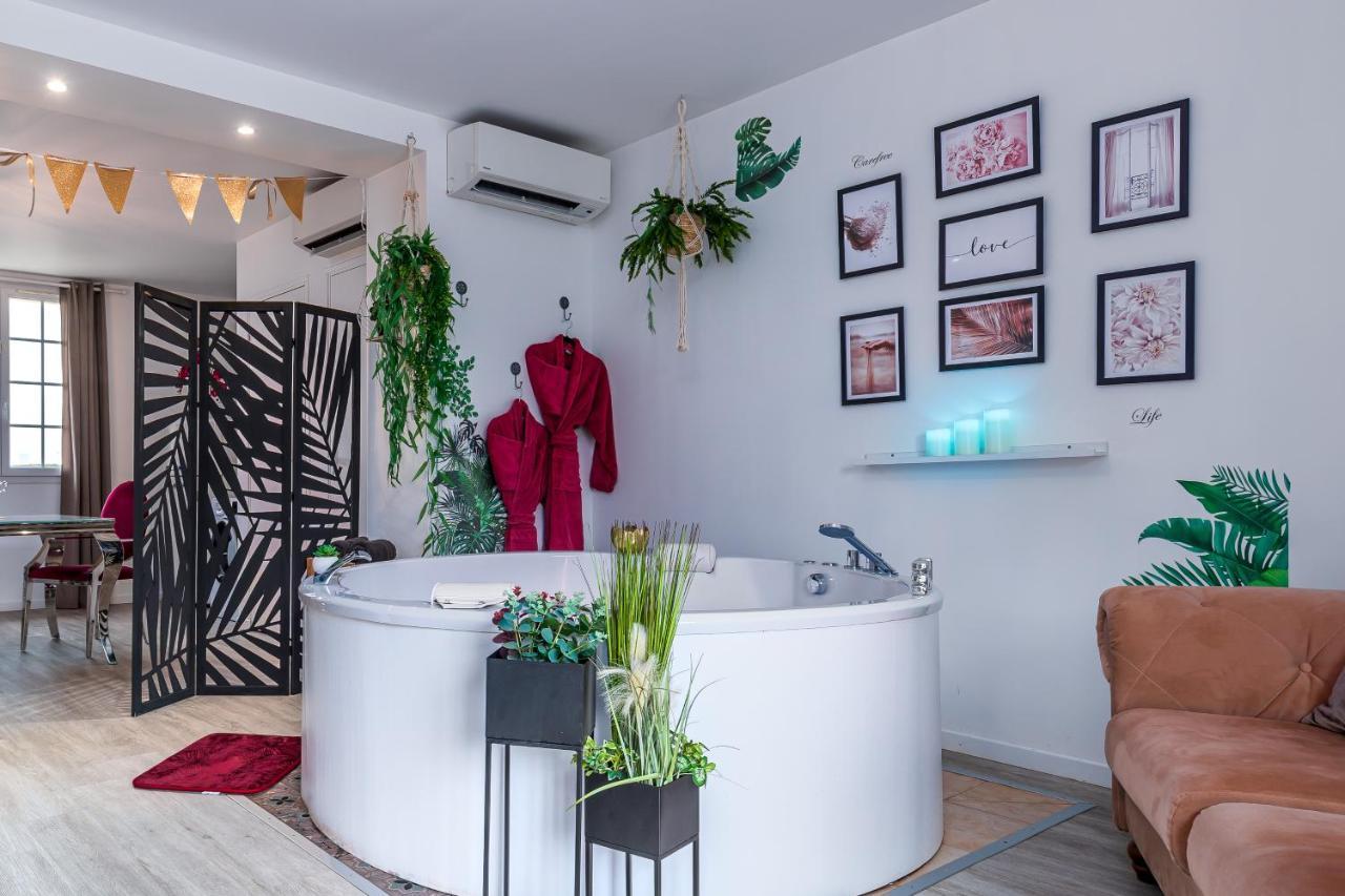 Suite L'Echappee - Maison Romantique - Spa & Sauna Privatif- Pole Dance - Lit Rond Avec Miroir Au Plafond Pezarches Екстер'єр фото